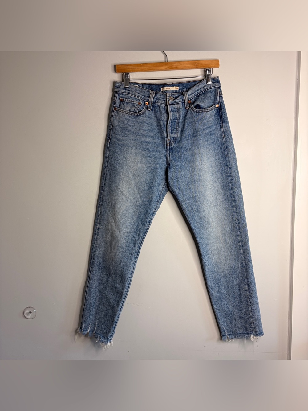 Levi’s Wedgie Jeans Medium Wash size 28